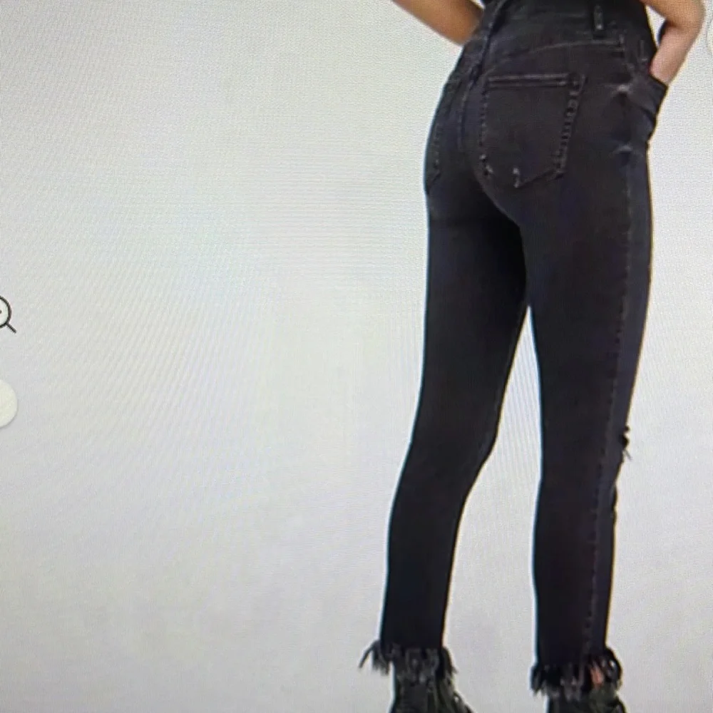 Free People Streetwear Fringe Frayed Raw Crop Hem Black Jeans Capsule Denim